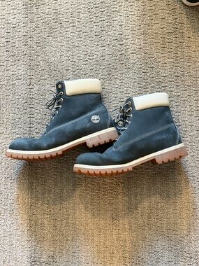Timberland Navy Nubuck Boots with Cream Collar and Tan Lug Sole